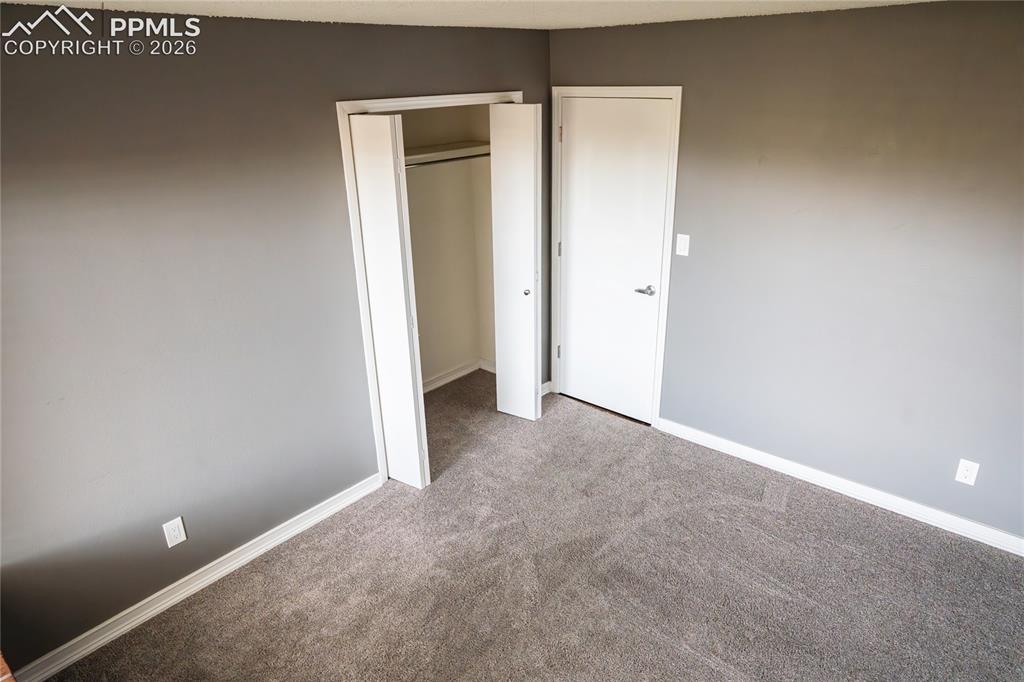 Image 17 of 48: Entry