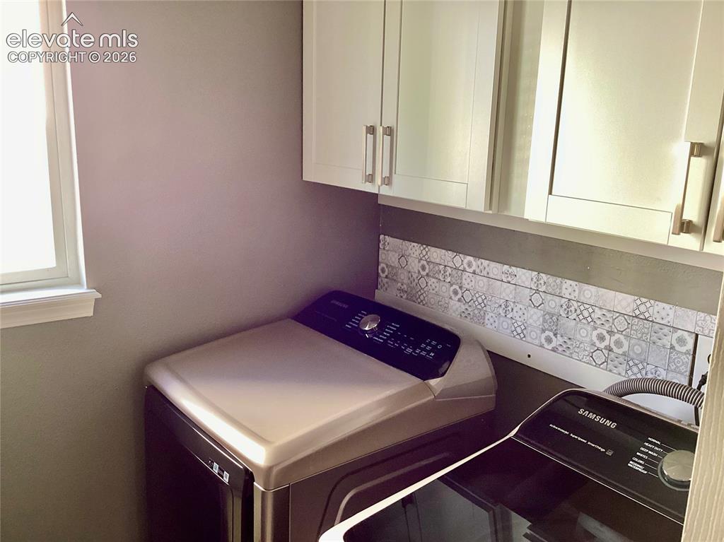 Image 12 of 15: Laundry