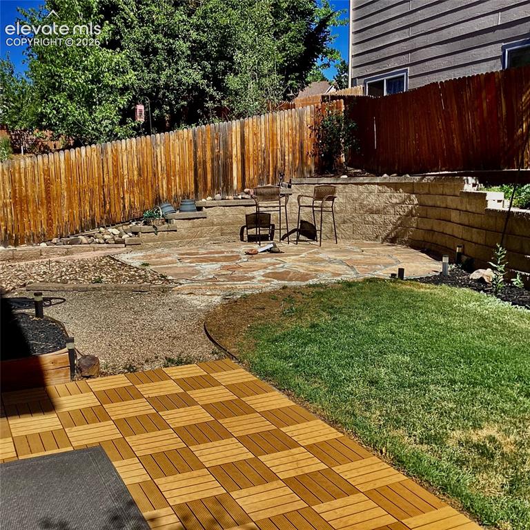 Image 15 of 15: Yard