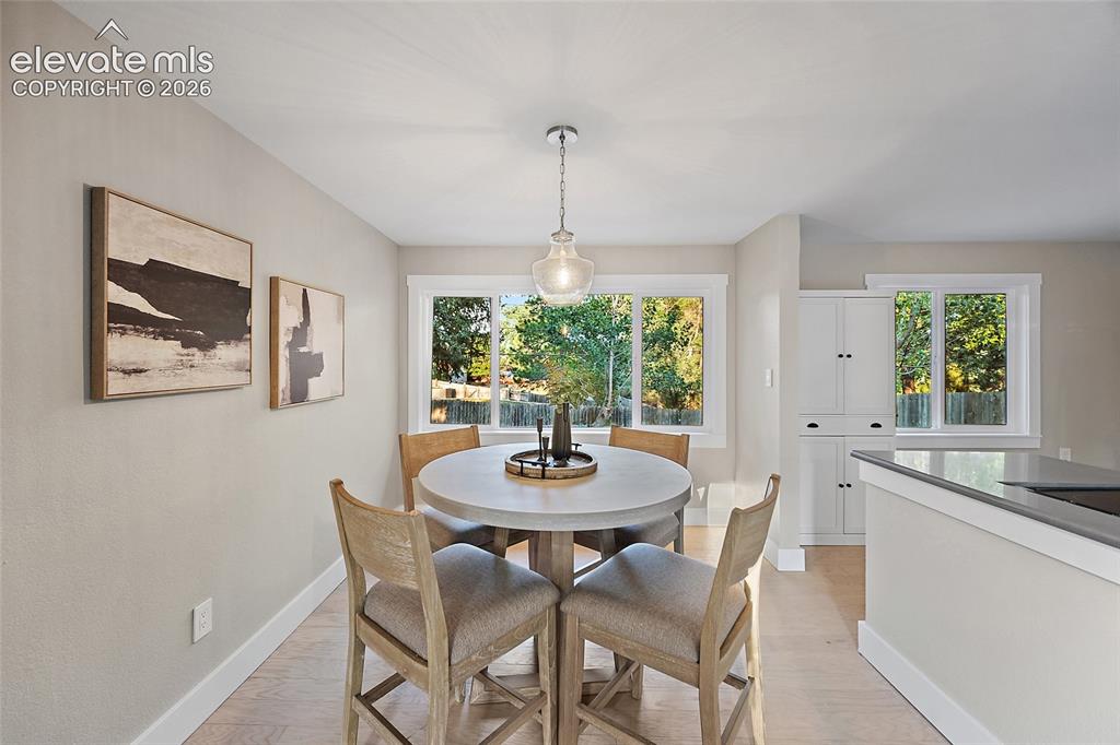 Image 10 of 38: Dining Area