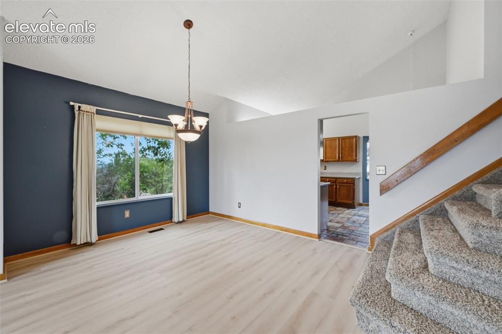 Image 11 of 39: Dining Area