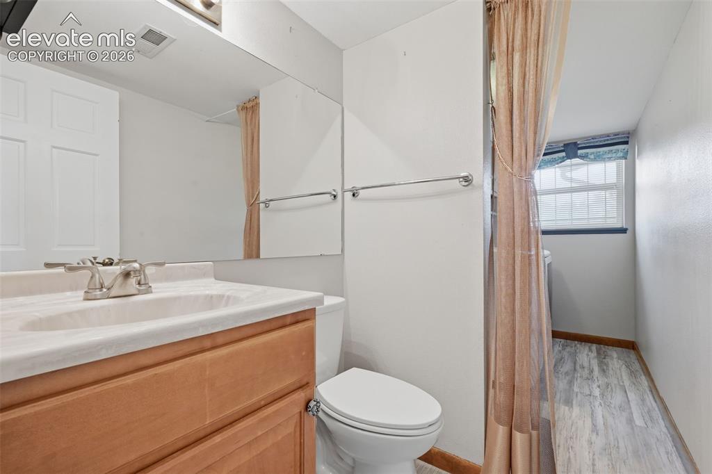 Image 19 of 39: Bathroom