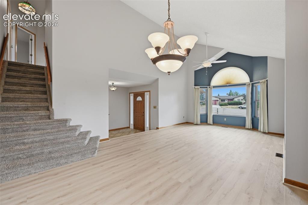 Image 6 of 39: Family Room