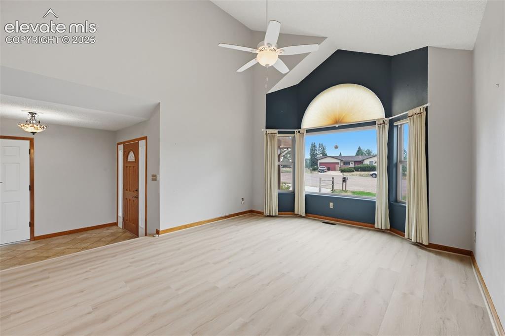 Image 8 of 39: Family Room