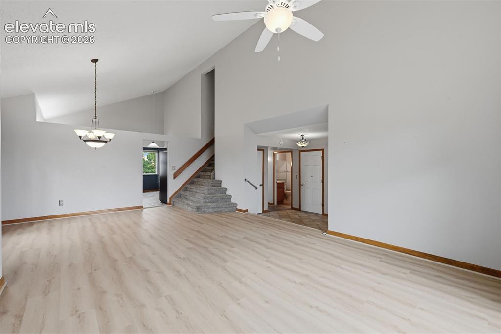 Image 9 of 39: Dining Area
