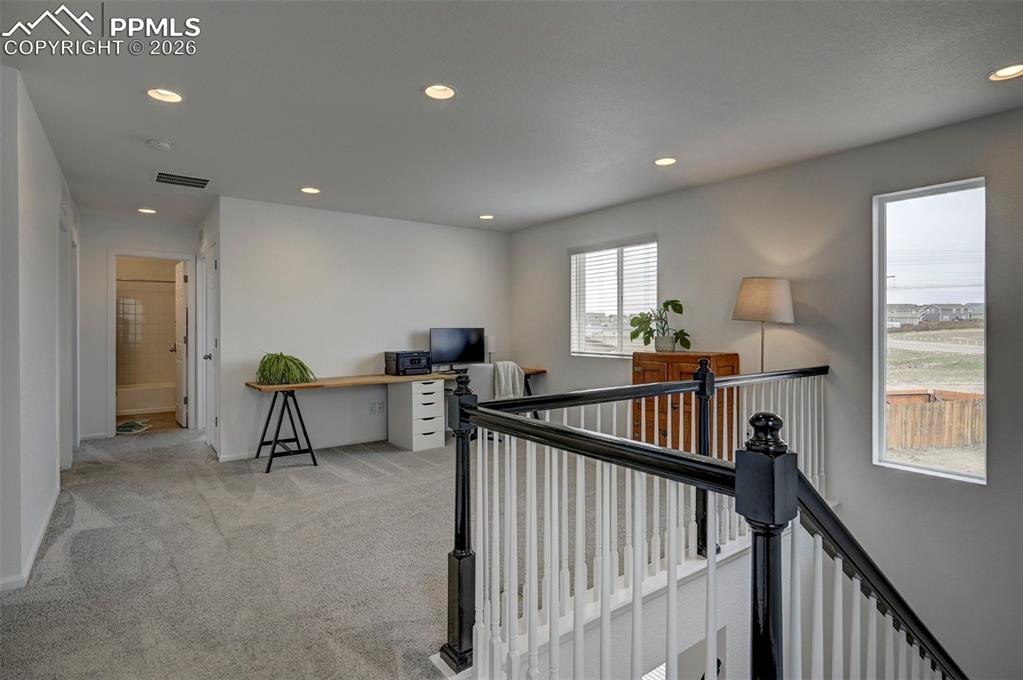 Image 17 of 39: Office