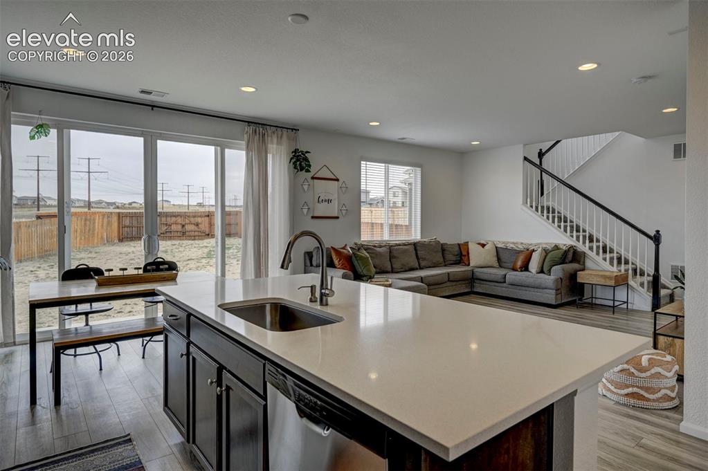 Image 9 of 32: Kitchen