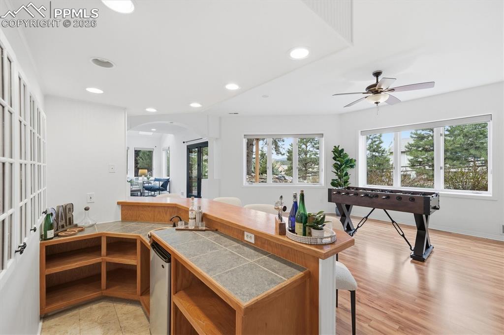 Image 39 of 47: Wet Bar/Rec Room