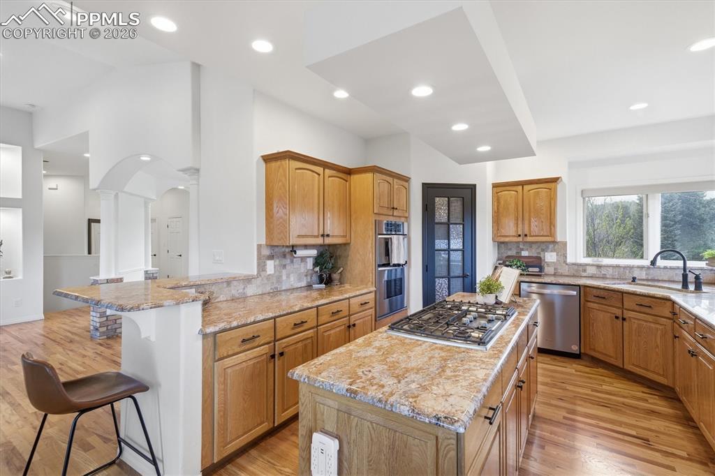 Image 6 of 47: Kitchen