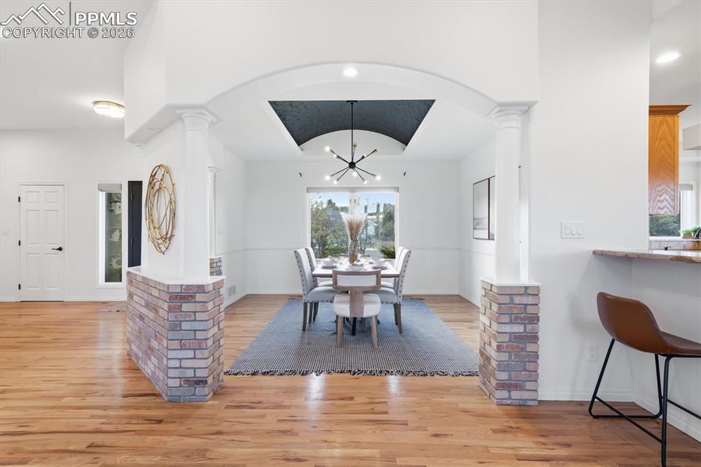 Image 9 of 47: Dining Area