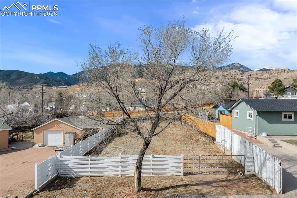 Image 7 of 18: Other