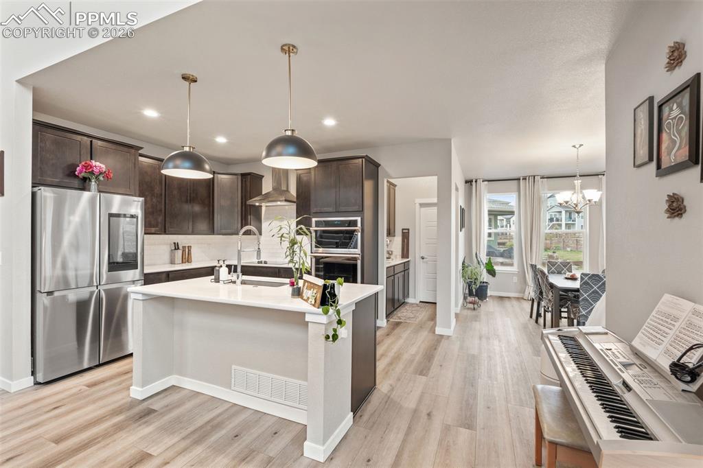 Image 11 of 50: Kitchen