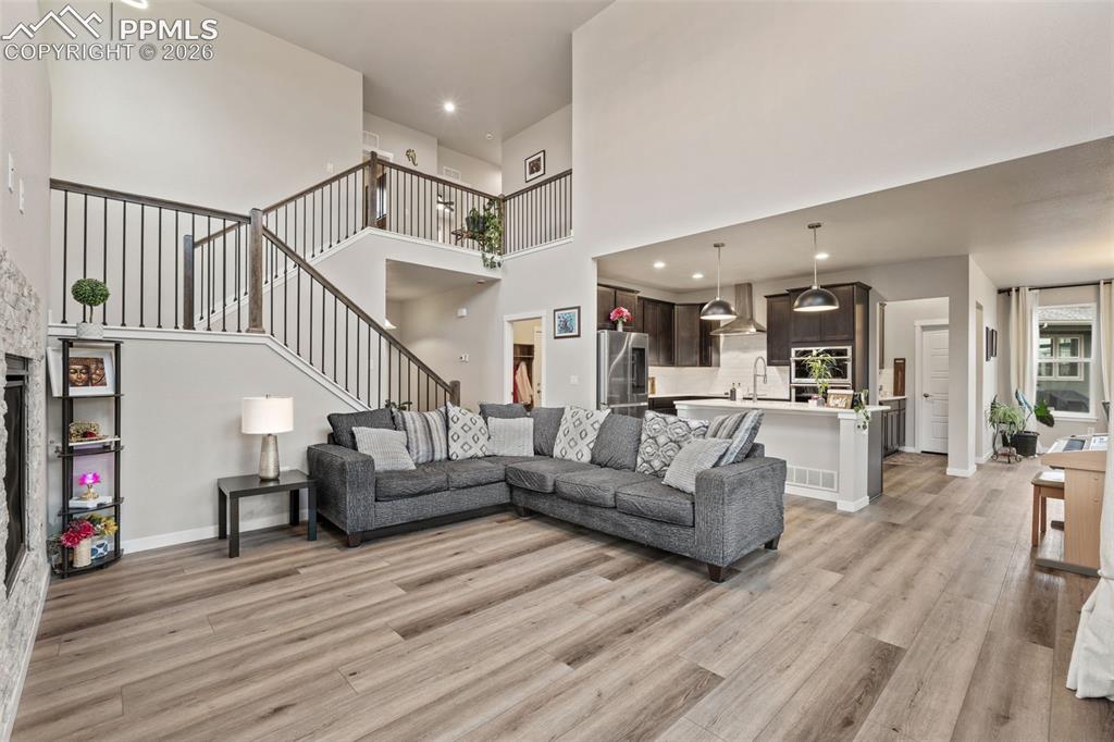 Image 9 of 50: Living Room