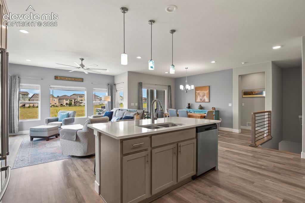 Image 9 of 50: Kitchen
