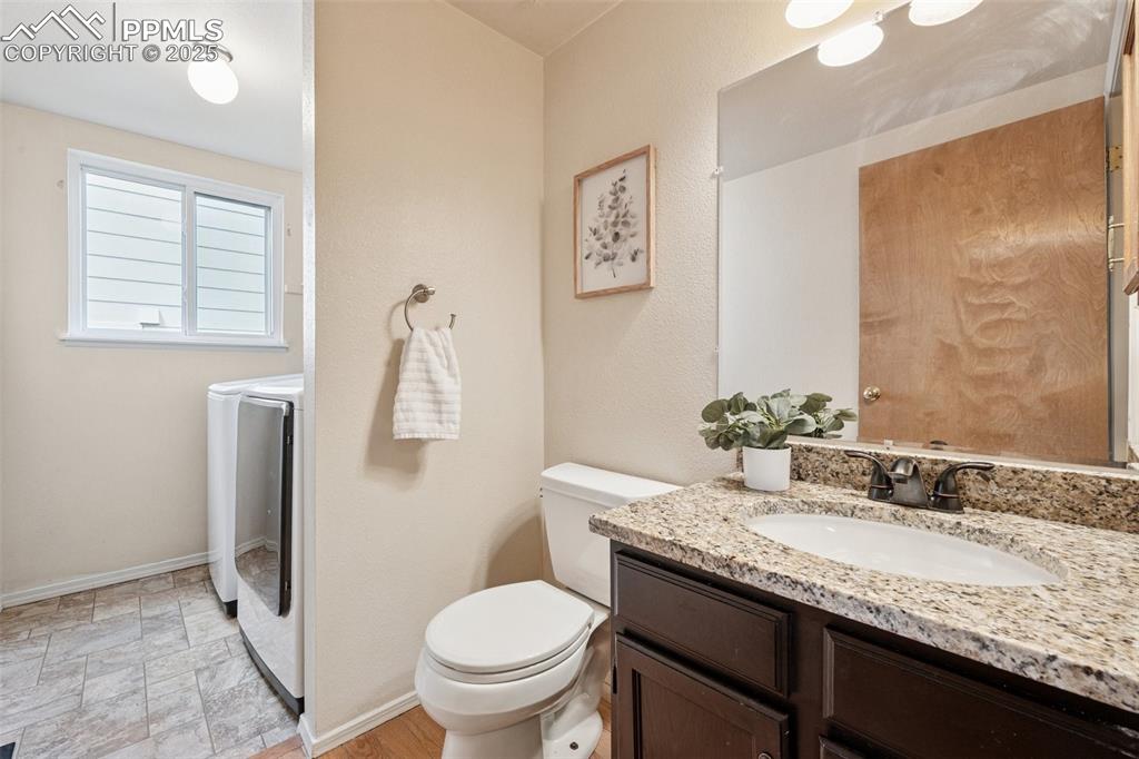 Image 11 of 34: Bathroom