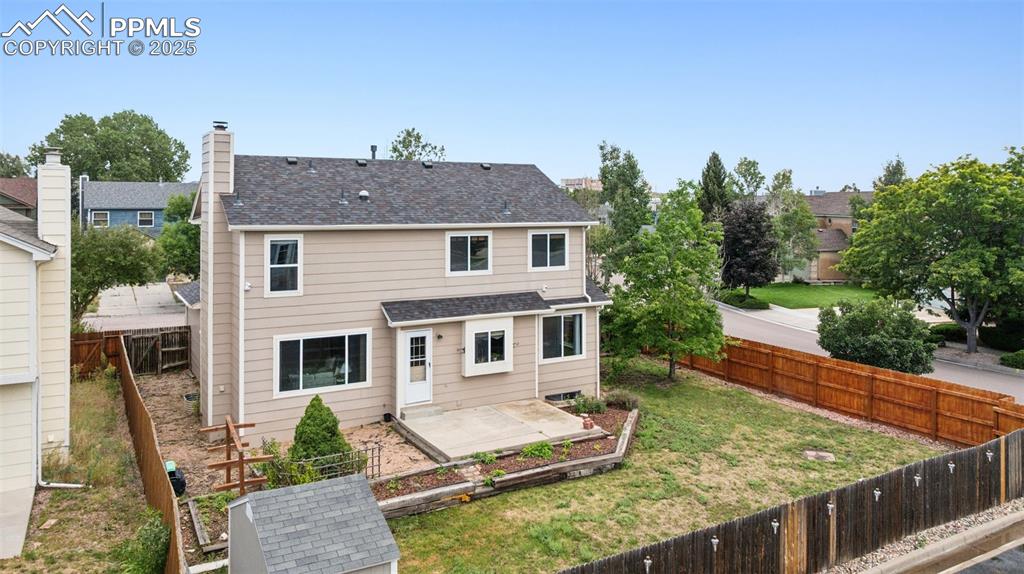 Image 31 of 34: Back of Structure