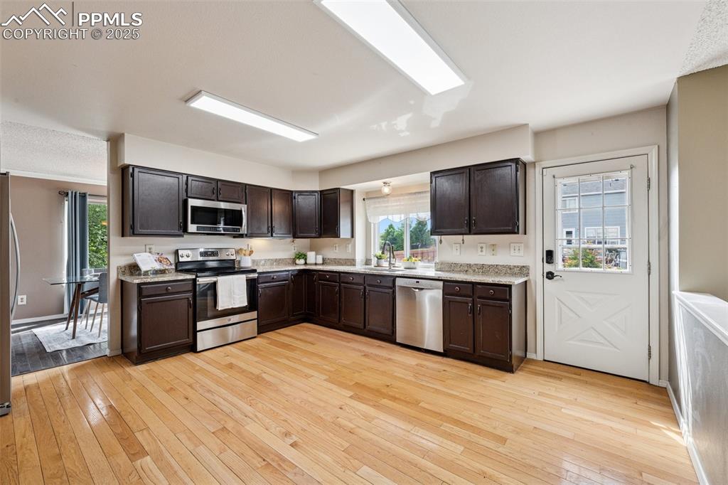 Image 6 of 34: Kitchen