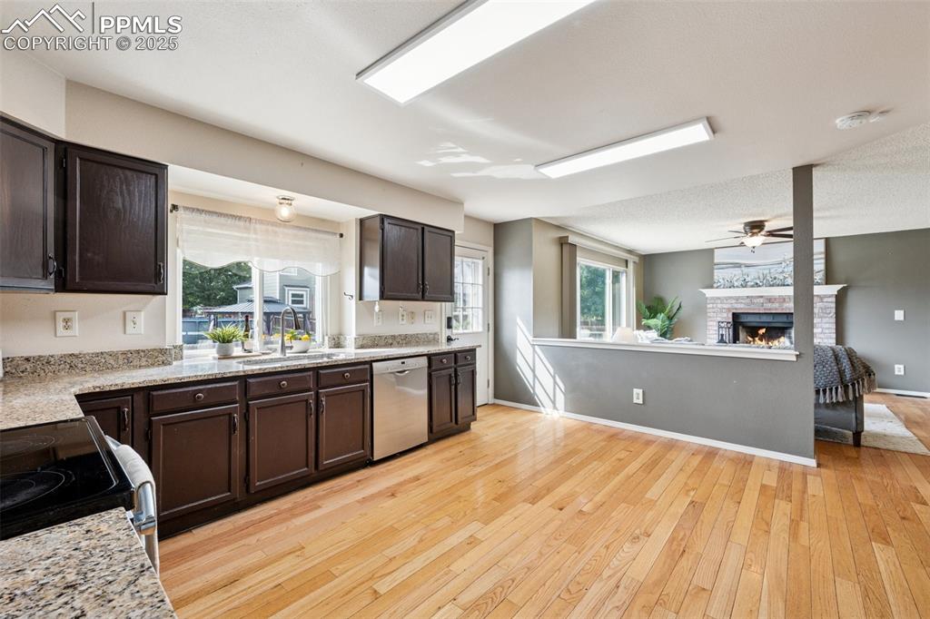 Image 8 of 34: Kitchen