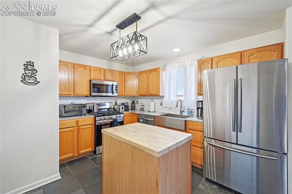 Image 12 of 39: Kitchen