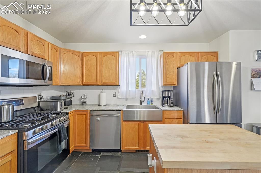 Image 13 of 39: Kitchen