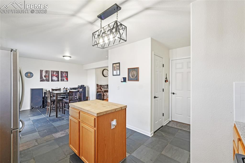 Image 15 of 39: Kitchen