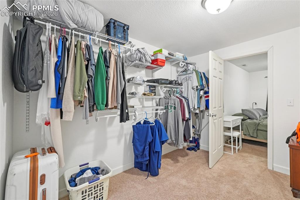 Image 22 of 39: Closet