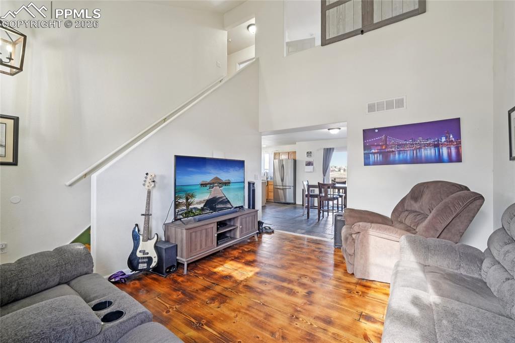 Image 5 of 39: Living Room