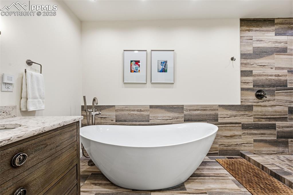 Image 25 of 50: No Description Available