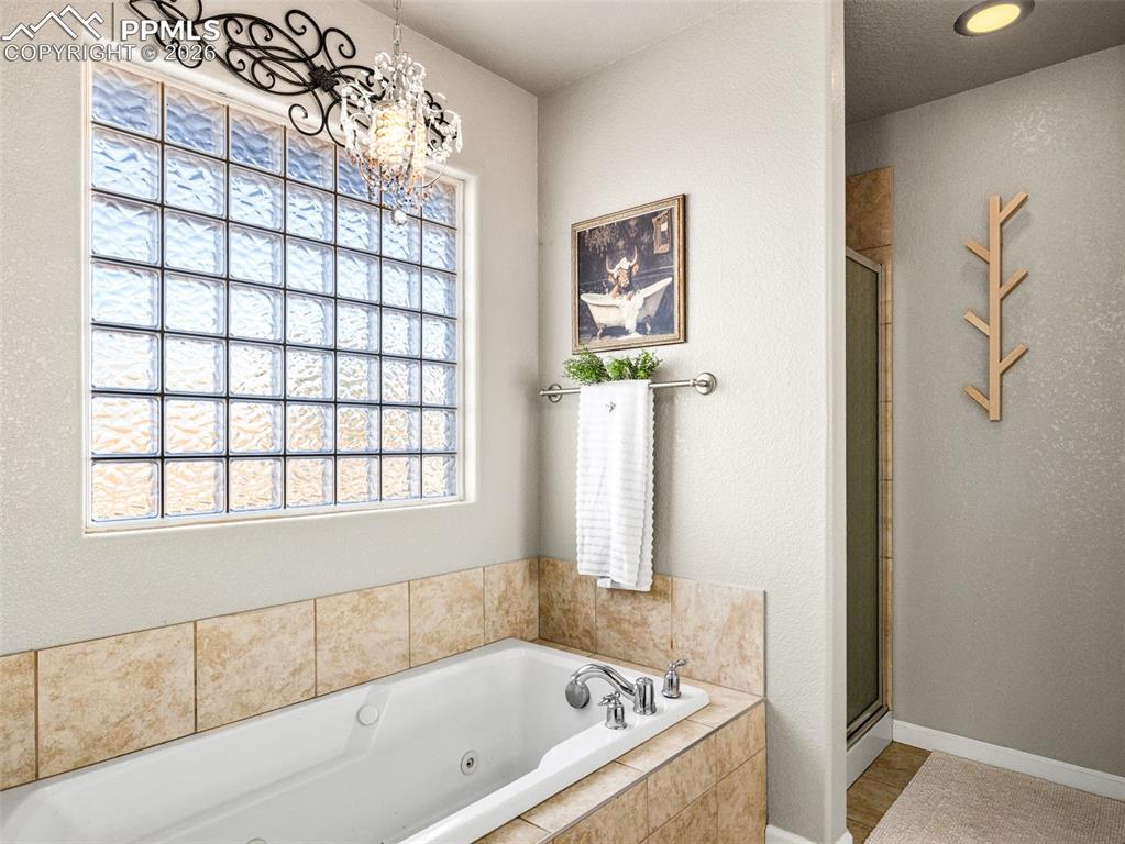 Image 18 of 43: Bathroom