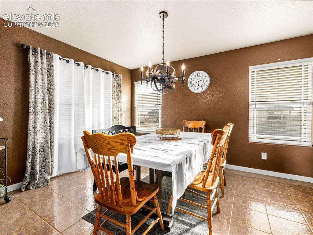 Image 4 of 44: Dining Area