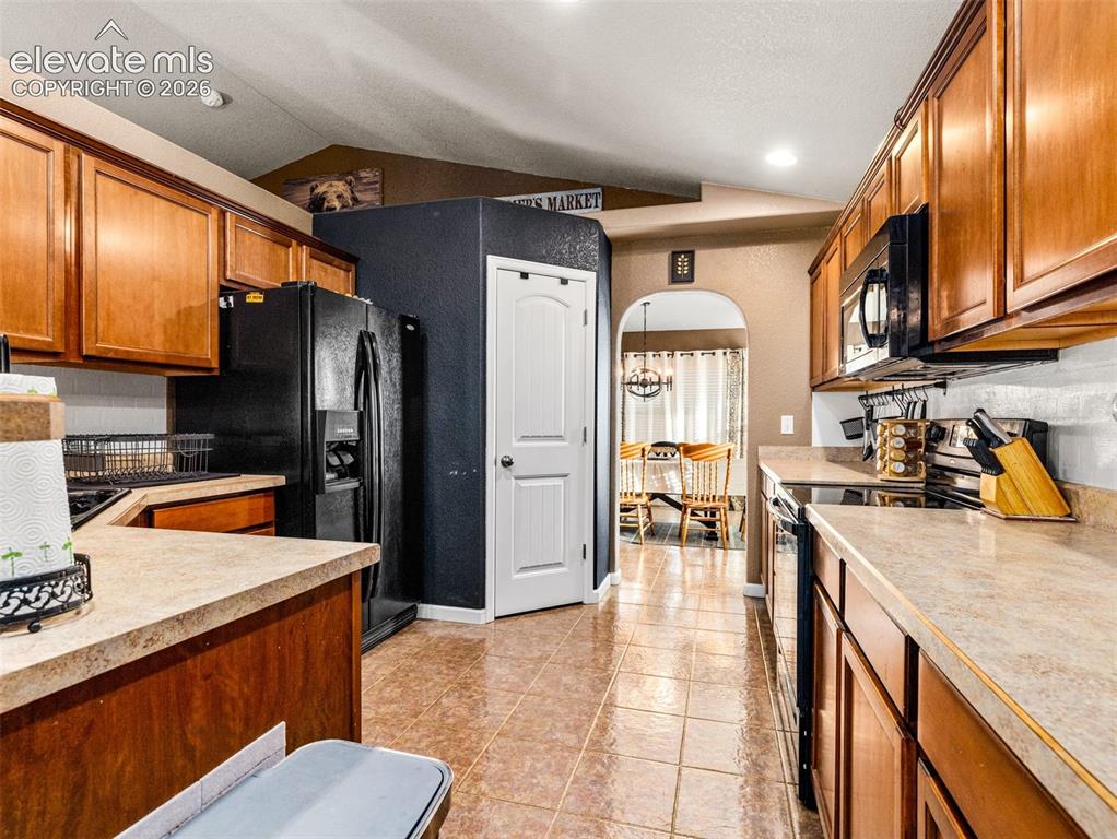 Image 9 of 44: Kitchen