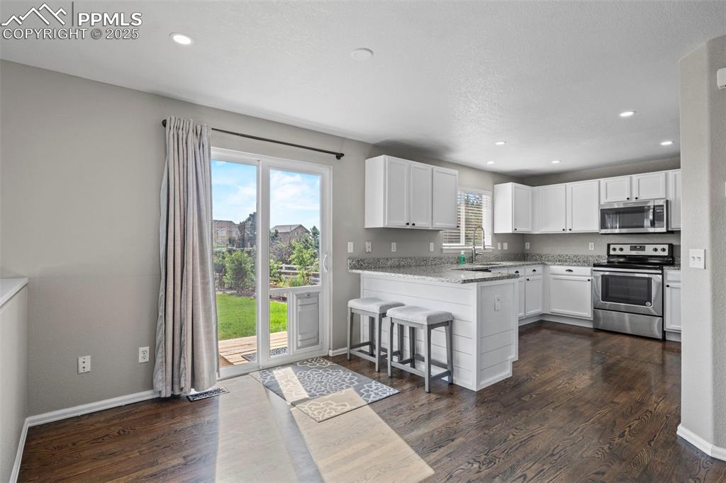Image 11 of 49: Kitchen