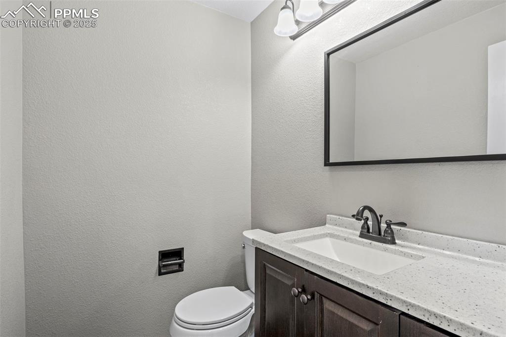 Image 16 of 49: Bathroom