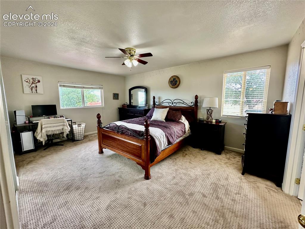Image 8 of 30: Bedroom