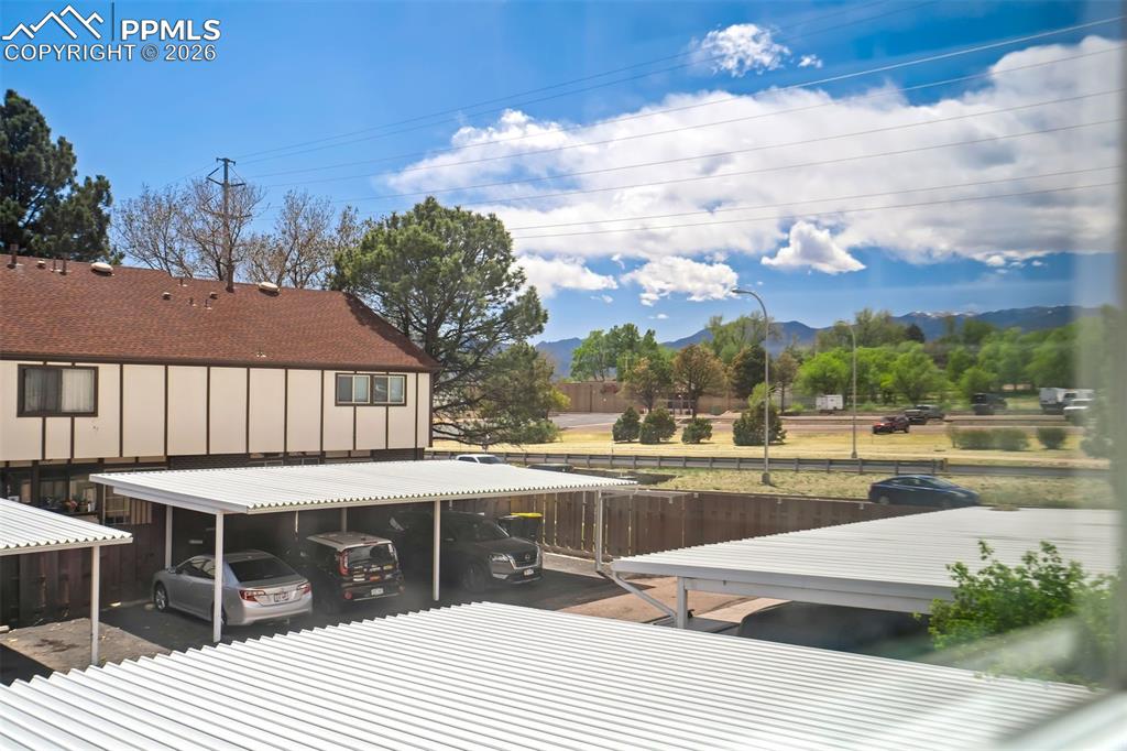 Image 31 of 49: Image quality insufficient for description