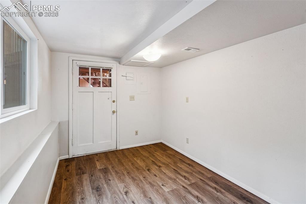 Image 12 of 29: Bedroom