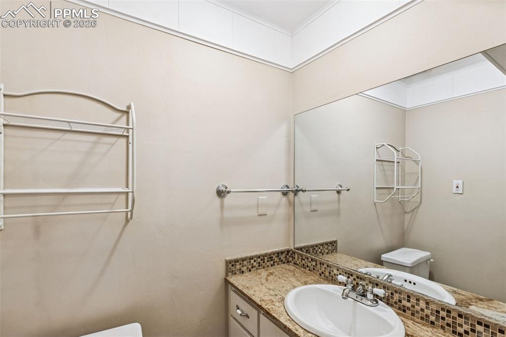 Image 14 of 29: Bathroom