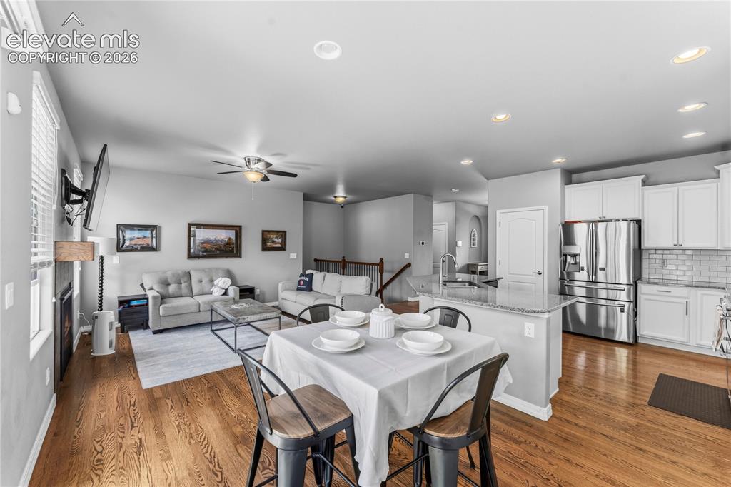 Image 10 of 47: Dining Area