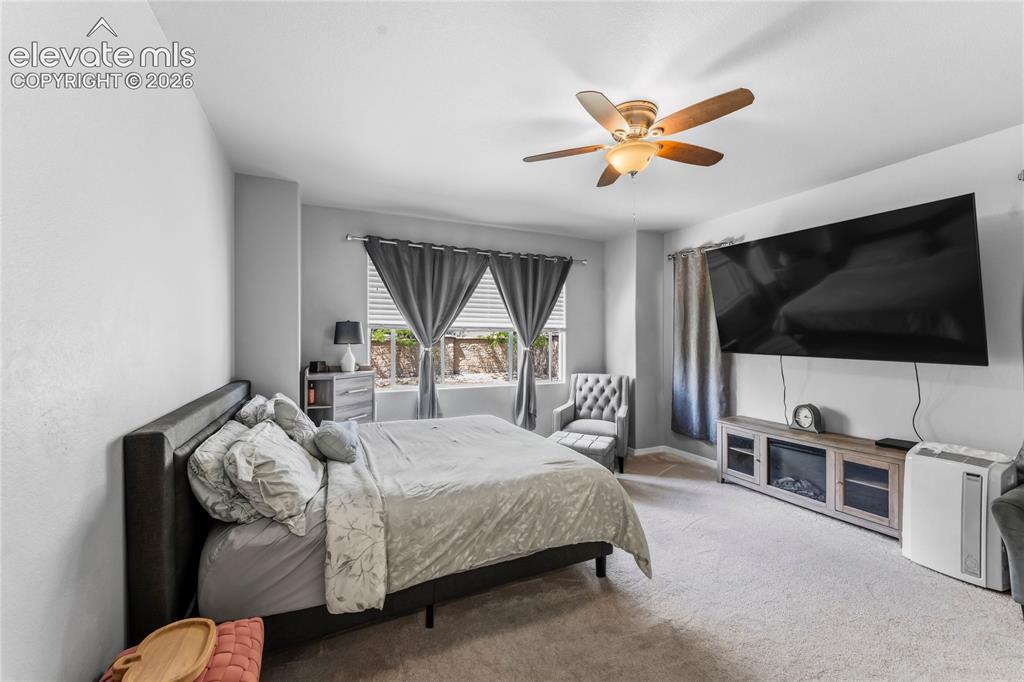 Image 19 of 47: Bedroom