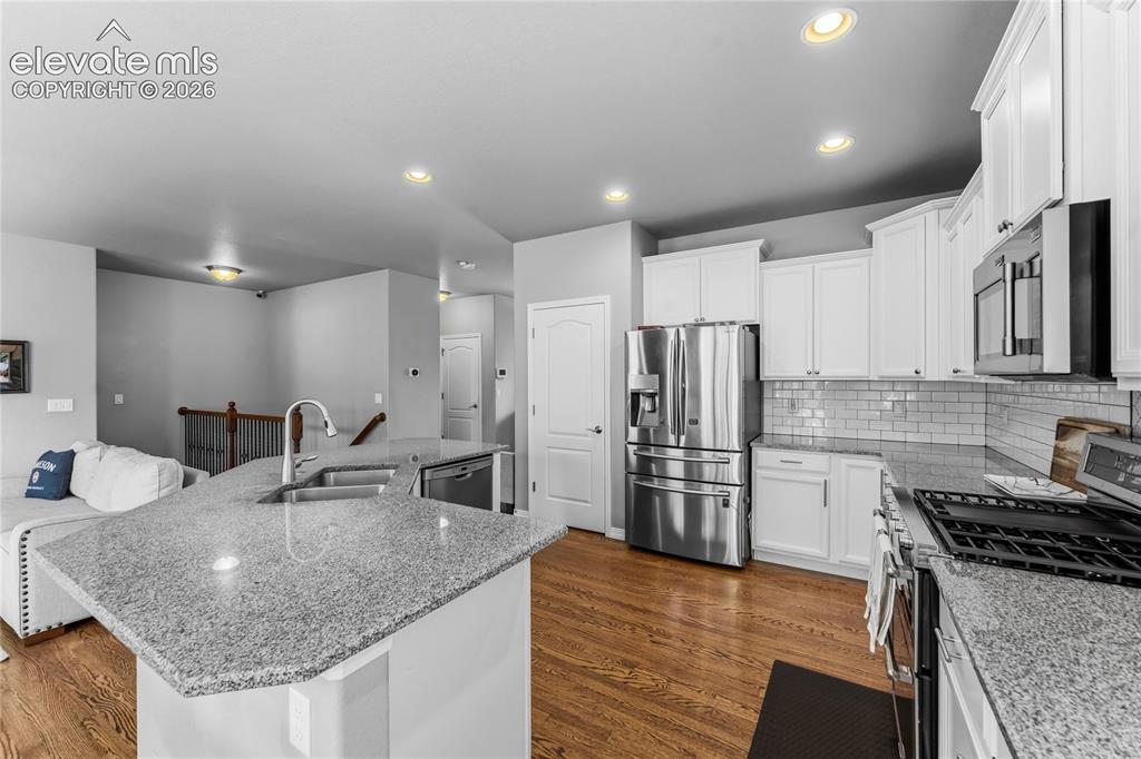 Image 6 of 47: Kitchen