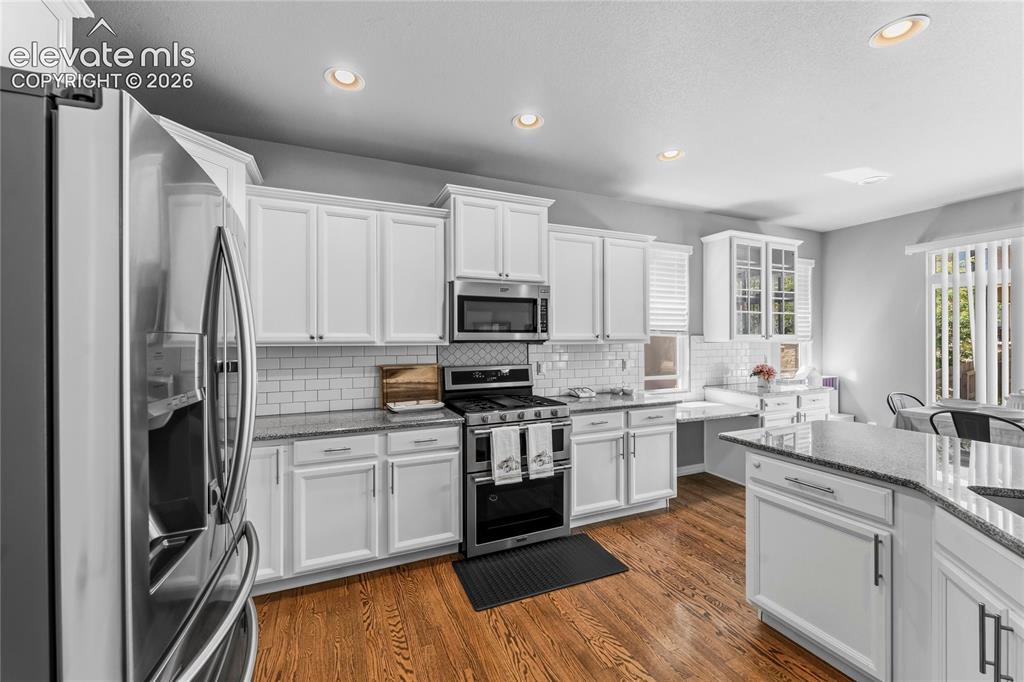 Image 8 of 47: Kitchen