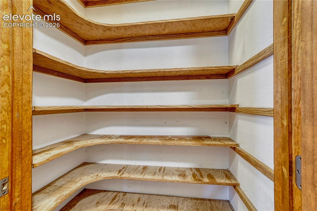 Image 8 of 50: Pantry