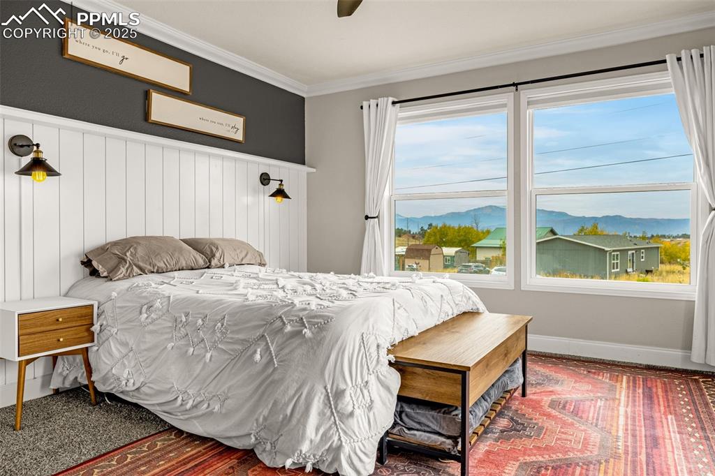 Image 15 of 37: Bedroom