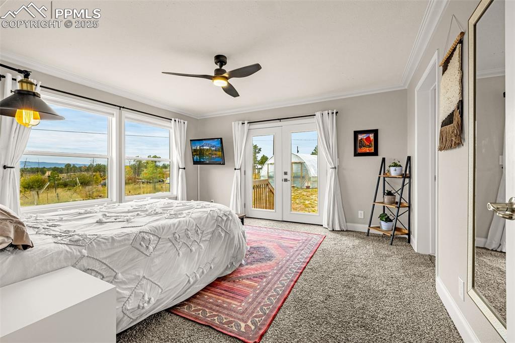 Image 17 of 37: Bedroom