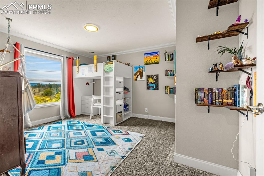 Image 25 of 37: Bedroom