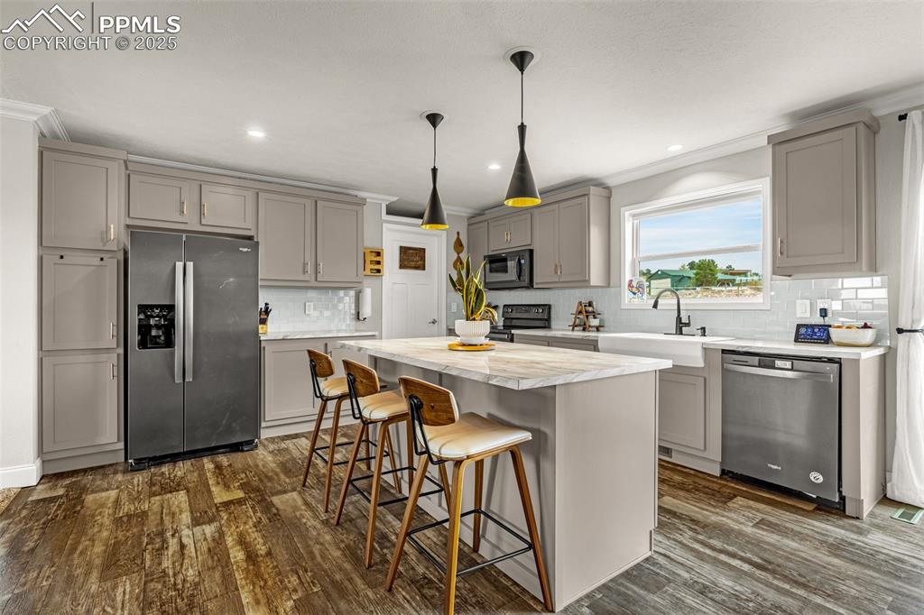 Image 9 of 37: Kitchen