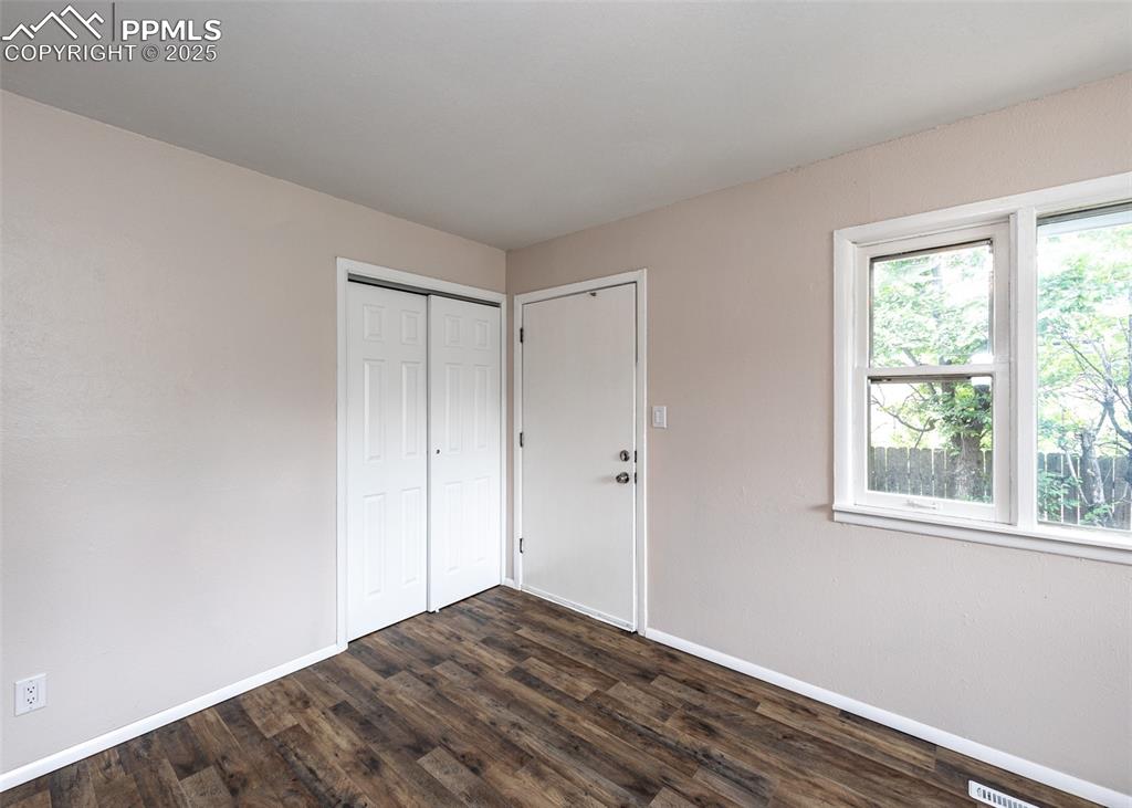 Image 6 of 49: Bedroom