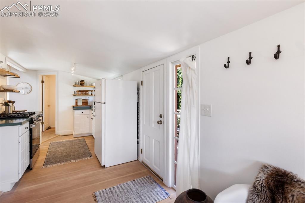 Image 10 of 36: Kitchen