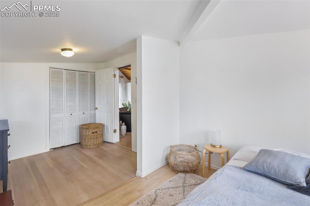 Image 22 of 36: Bedroom