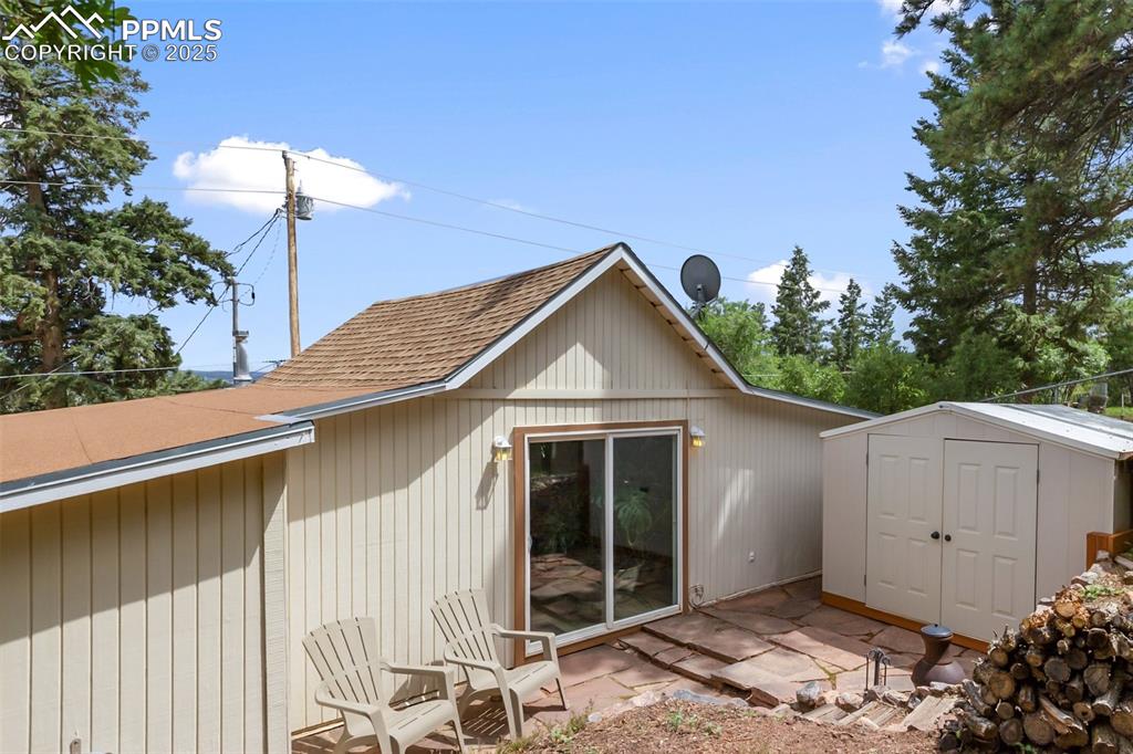 Image 28 of 36: Back of Structure